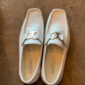 Men’s white Louis Vuitton Shoes